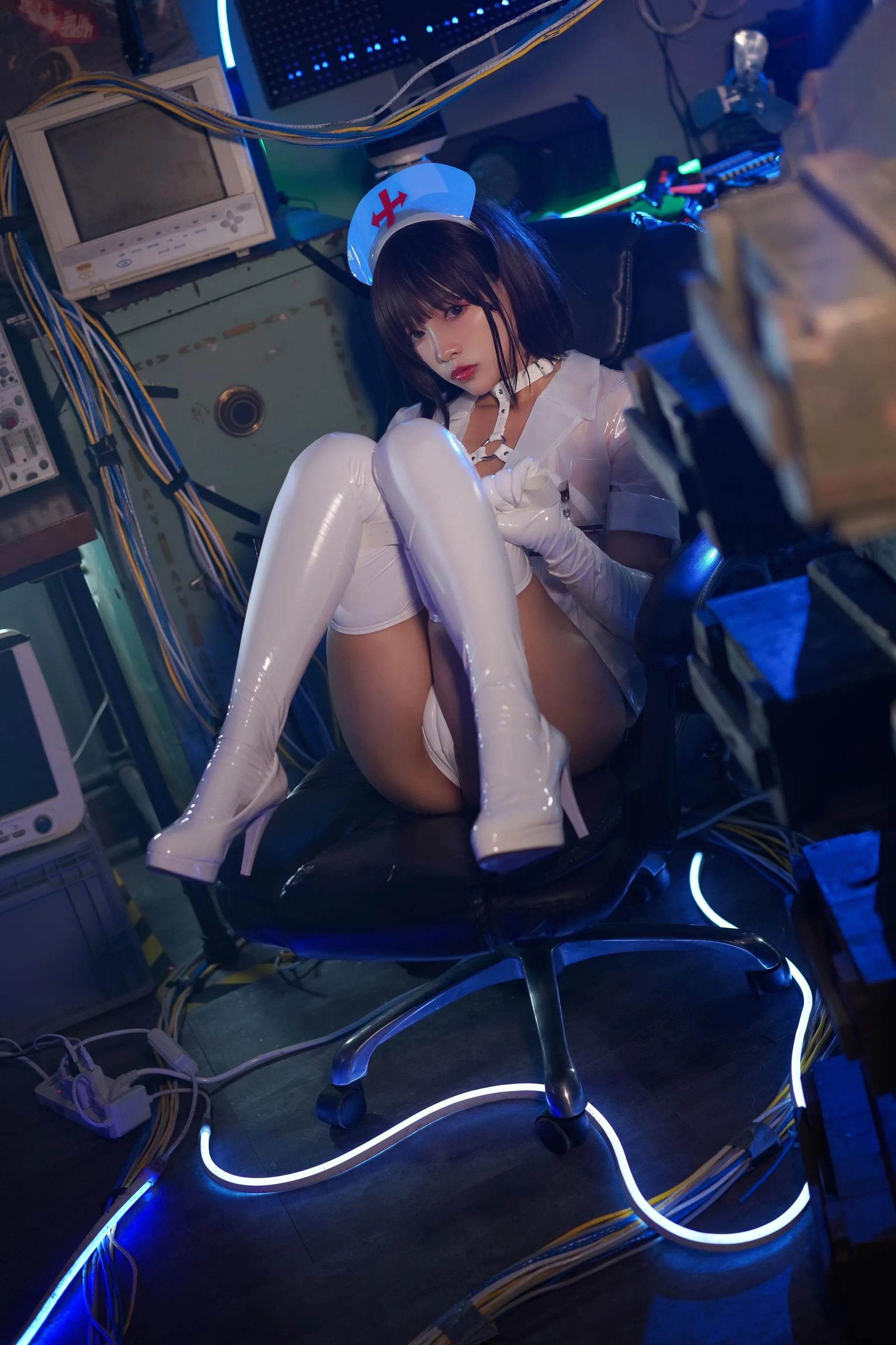 Neko-薇薇 – NO.11 透明护士 [51P]插图